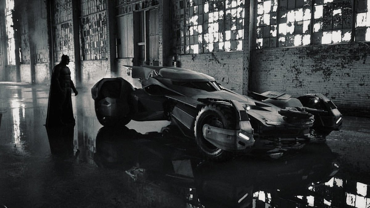 Ты опоздал бэтмен я проиграл. Бэтмобиль Бен Аффлек. Бэтмен Бен Аффлек Бэтмобиль. Бэтмобиль Паттинсона