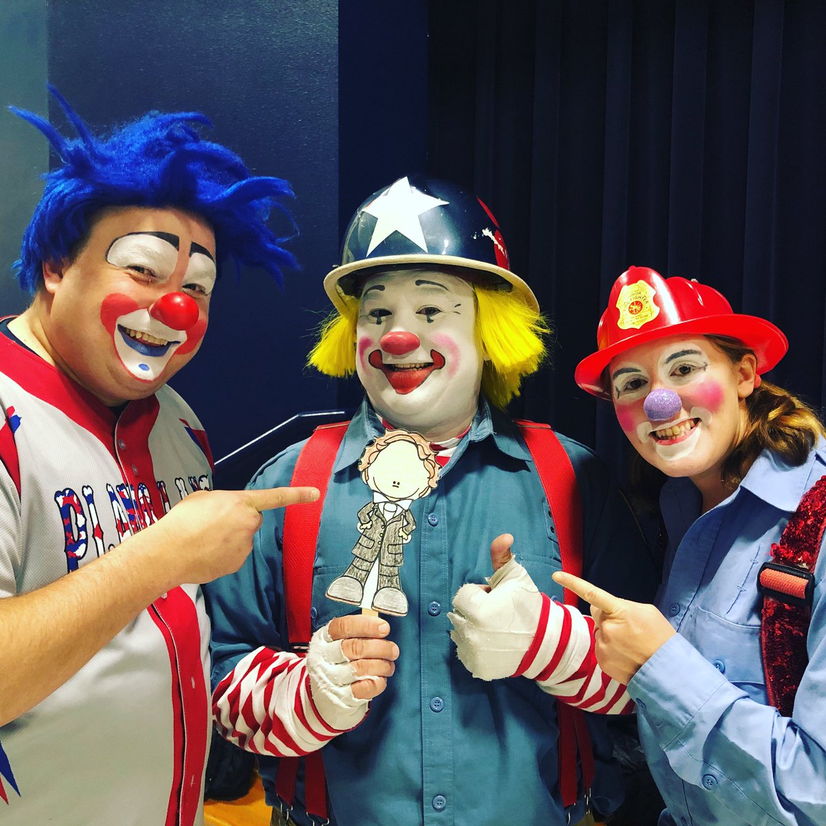 McCallMusic1's tweet photo. Flat Beethoven enjoyed the Plano Firemen clowns! https://t.co/BvlH3kbqLo