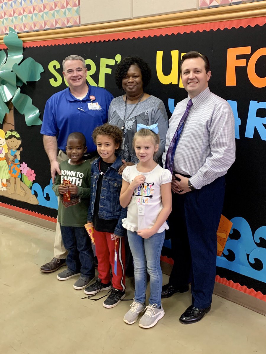 alnickrose's tweet photo. Congratulations to @TaylorvillePri1’s winners for the @tcss_schools Transportation Deptartment’s National Bus Safety Week poster contest! Thank you @hensoncraig for coming by TPS to recognize our great students! #TaylorvilleGrown #TCSSLearnGrowAchieve https://t.co/CwjynCf1M4