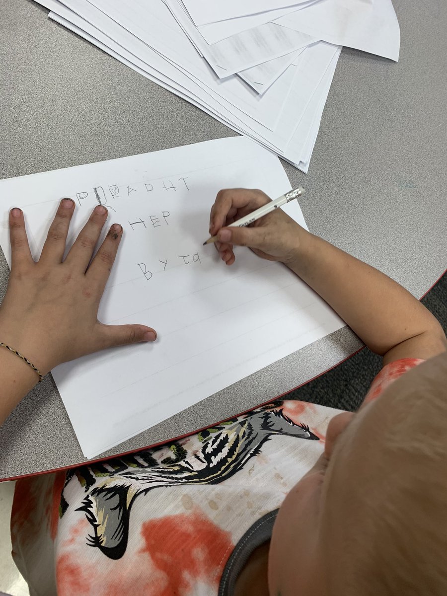amber28reeves's tweet photo. We are book factories! Weβre pumping out books that we wish were on our bookshelves. AND keep an eye out for our very own book fair coming SOON! #whywisd #rooswrite @bweroos https://t.co/ATYxdbz86u