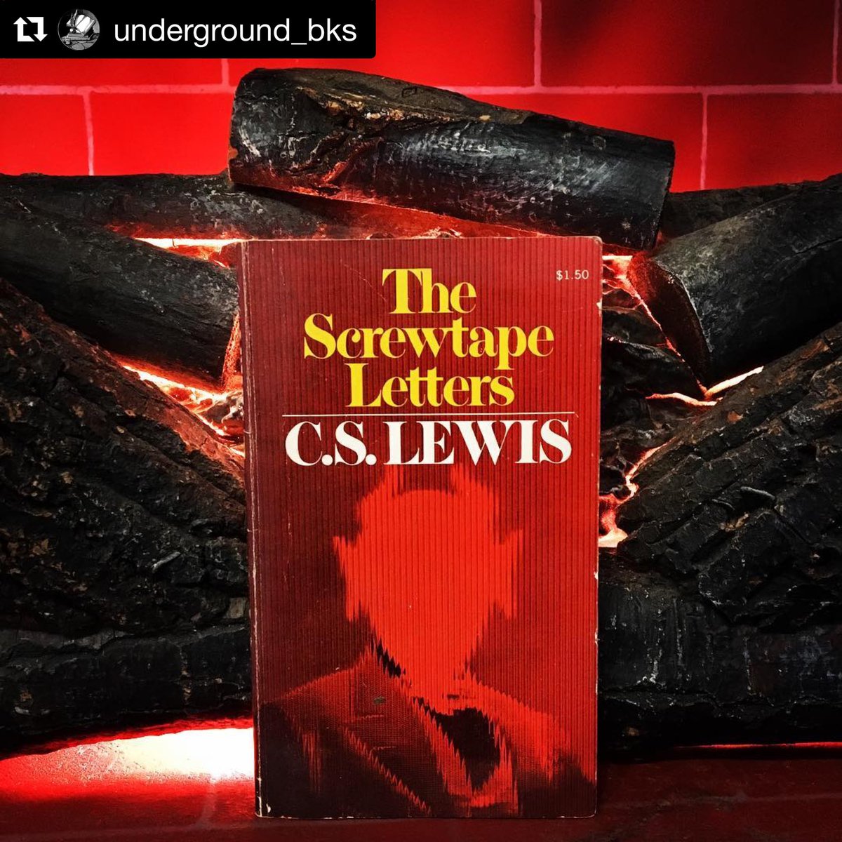 HellgateAcademy's tweet photo. C.S. Lewis’ classic The Screwtape Letters
Lev Grossman’s The Magicians
#thescrewtapeletters #cslewis #bookstagram #carrolltonga #vintagebooks #booklover #booknerd #bibliophile #bookstoresofinstagram #bookcollector
#themagicians #levgrossman #openbook #endpages https://t.co/1spAbEq8Ww