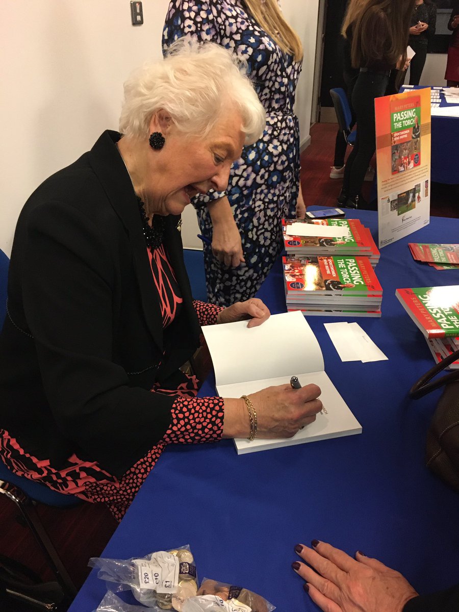 Another #inspiring evening with @MaryPetersTrust tonight @stranbelfast 
#sportinspireswomen #followyourdreams #sportinspires #passingthetorch #maryp #queenofsport