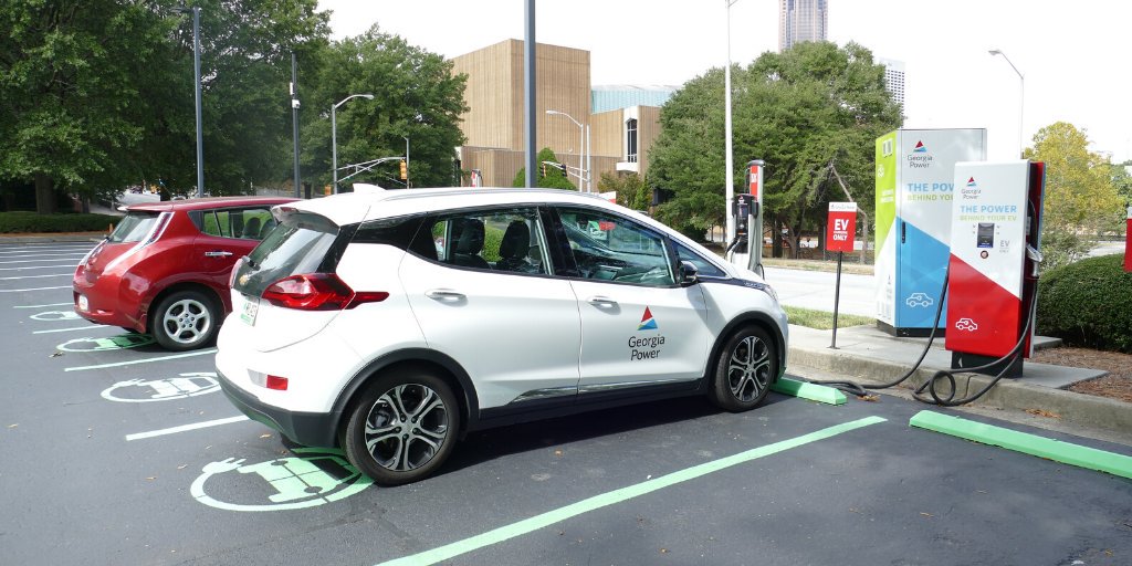 TheRayHighway's tweet photo. Lookin good @georgiapowerET! You can check out more photos from the #EV Caravan to #RayDay over on our Facebook page >> https://t.co/LaoGasZDKi #EV300 #DriveTheFuture https://t.co/HAVNDv1AsQ