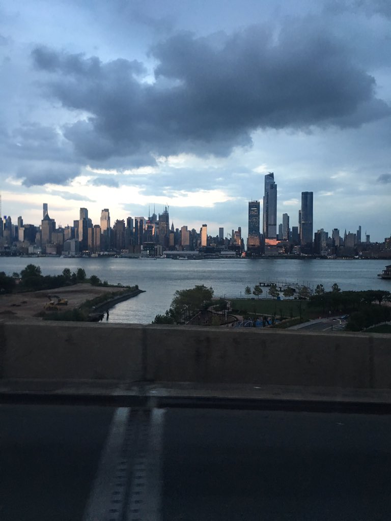 RBucchieri's tweet image. It’s only for about 15 seconds on the commute home but it brings a smile.