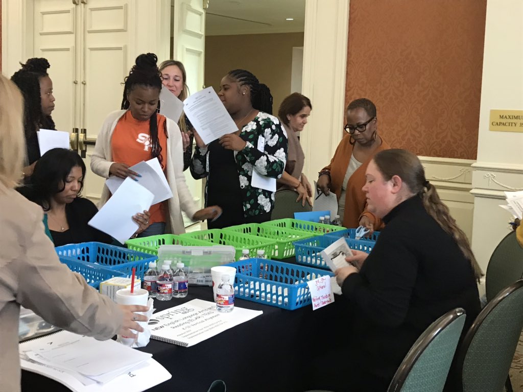 DrMelSkinner's tweet image. #writing stations for independent learning these 2nd-5th grade teachers are learning about #grammar #visualprompts and #content area writing to #soar @SpringISD_Curr #READ