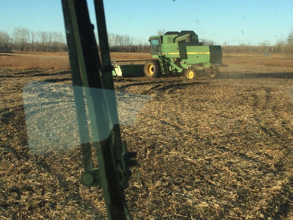 TwitticaneBill's tweet photo. Our secret weapon in the mud. She can go anywhere.  #thesponge https://t.co/PpQqLc4LgF