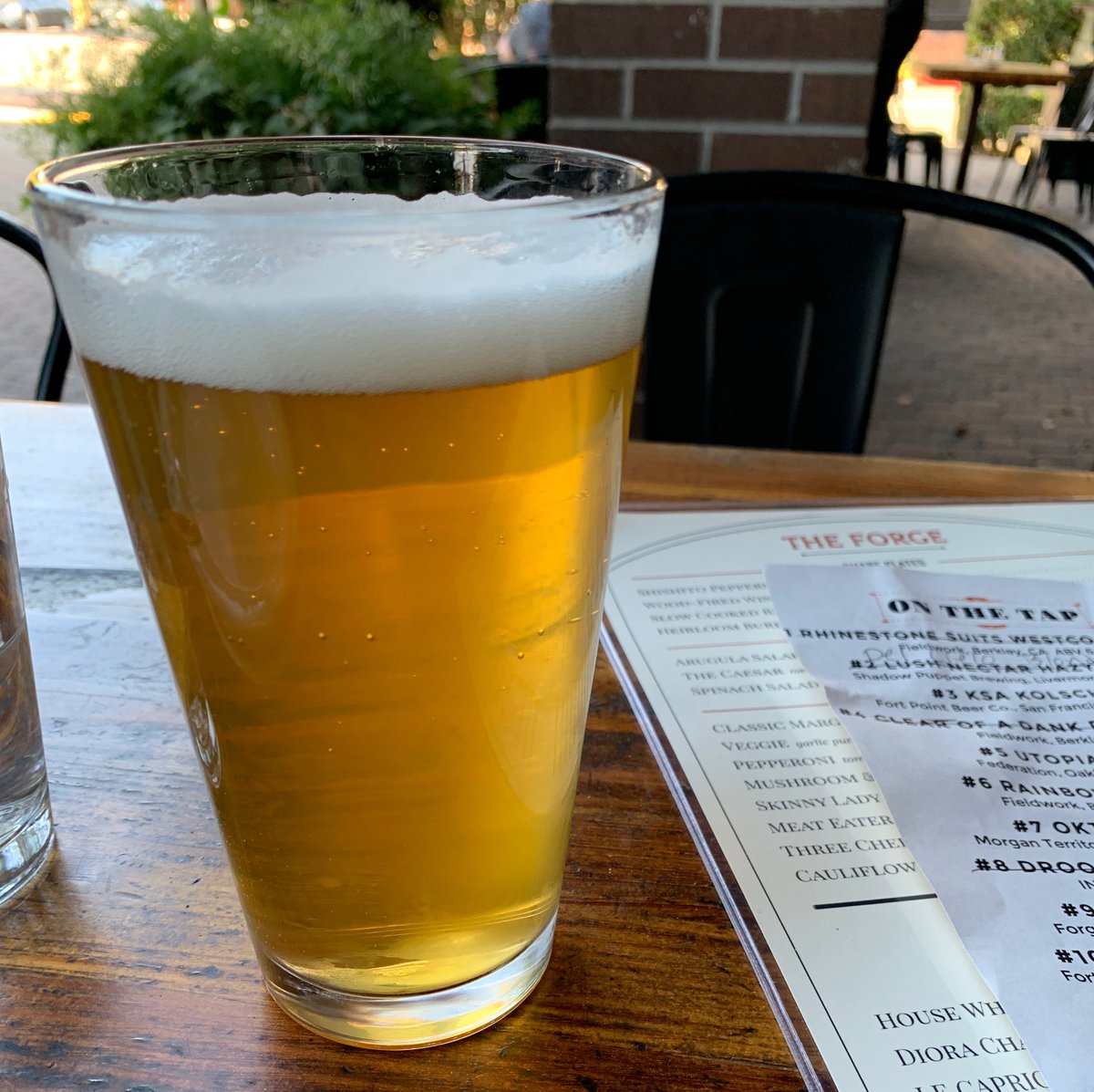MadMonkBrews's tweet photo. I love a good Kolsch on a warm day. KSA Kolsch Fort Point Beer Co. #craftbeer #homebrewing #beerporn #thirstythursday https://t.co/SrzEIzoFKH