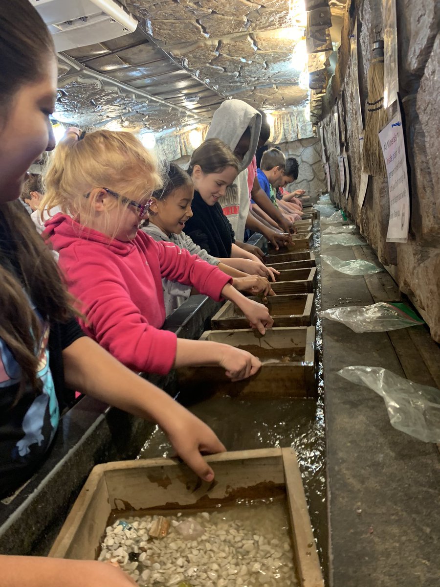 Diamond Dell gem mining experience is always a class favorite!! Take a look at my future leaders in geology!!  <a href="/CombsCatchUp/">Combs Catch Up</a> <a href="/4thCombs/">Combs 4th Grade</a>