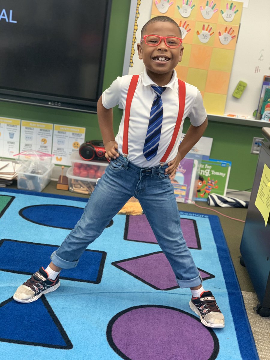 KJonesHoover's tweet photo. Red ribbon week fun! @CyFairISD @HooverCFISD @CFISD_HR #BeAHooverHero #CFISDspirit #HooverPK #horrayforPK #toosmarttostart #useyourhead https://t.co/311ywFh09B