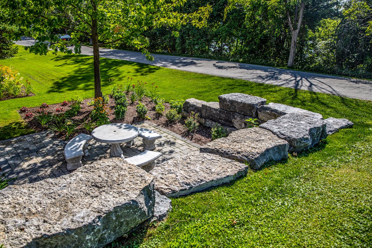 ConstructionZen's tweet image. The perfect zen lunch spot! Surrounded by beautiful armour rock and lots of greenery. 

yourzenspace.ca

#Landscaper #landscape #Landscaping #landscapedesign #garden #gardening #patio #patiostone #OutdoorLiving #HamOnt #Brantford #Burlington #StoneyCreek #BurlON