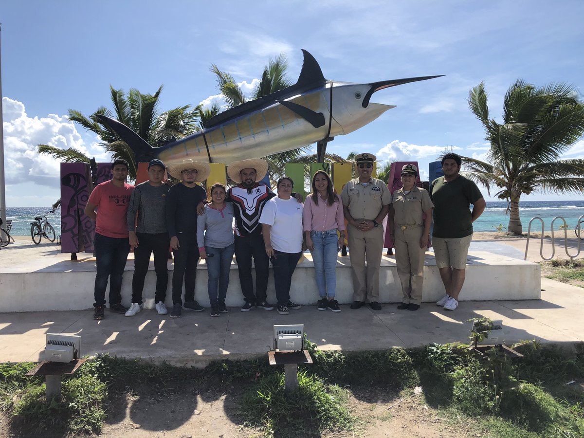 yaxibi1's tweet photo. Hoy tocó trabajar en mahahual en el retiro de sargazo del área muelle de pescadores! Gracias por sumarse a los compañeros de OPB, concesionarios y asesoramiento de MARINA. https://t.co/Ji8p3VaKW8