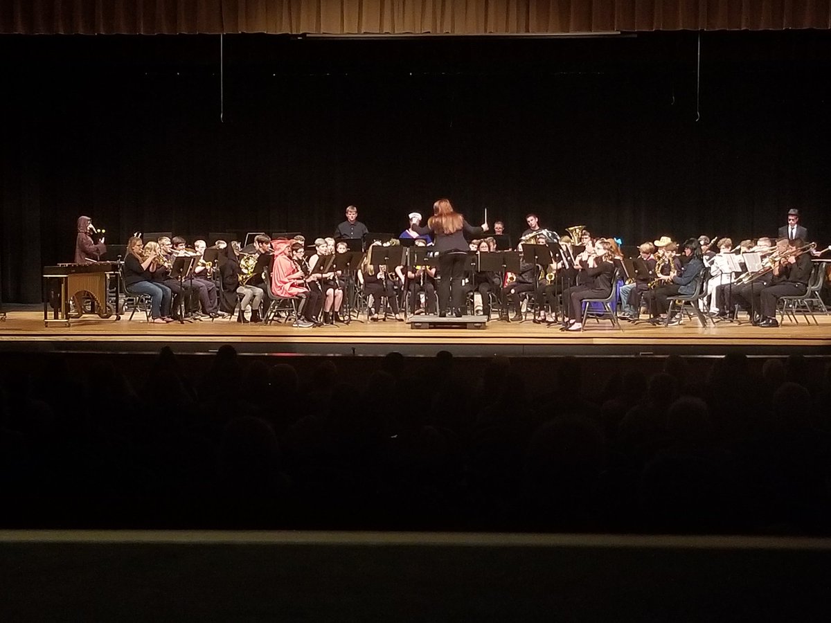 lapelms's tweet photo. Fantastic performance tonight by our middle school band!! Very proud of our talented musicians!! https://t.co/eTVQGn18D9
