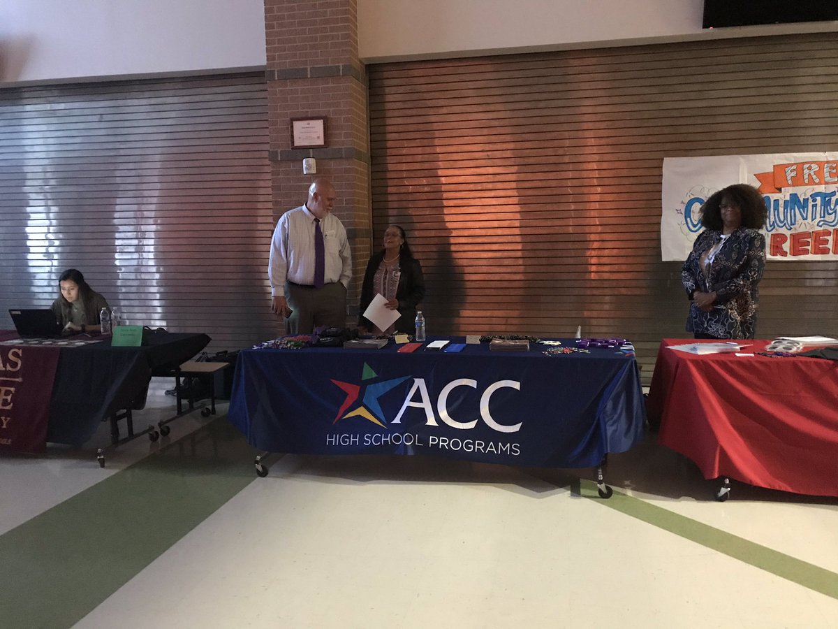 ACCHSPrograms's tweet photo. ACC High School Programs in the house at Dailey Middle School with our district partner Del Valle ECHS and CTE!! #accisforeveryone #accfirst #acchighschoolprograms https://t.co/23iYbjUa0Y