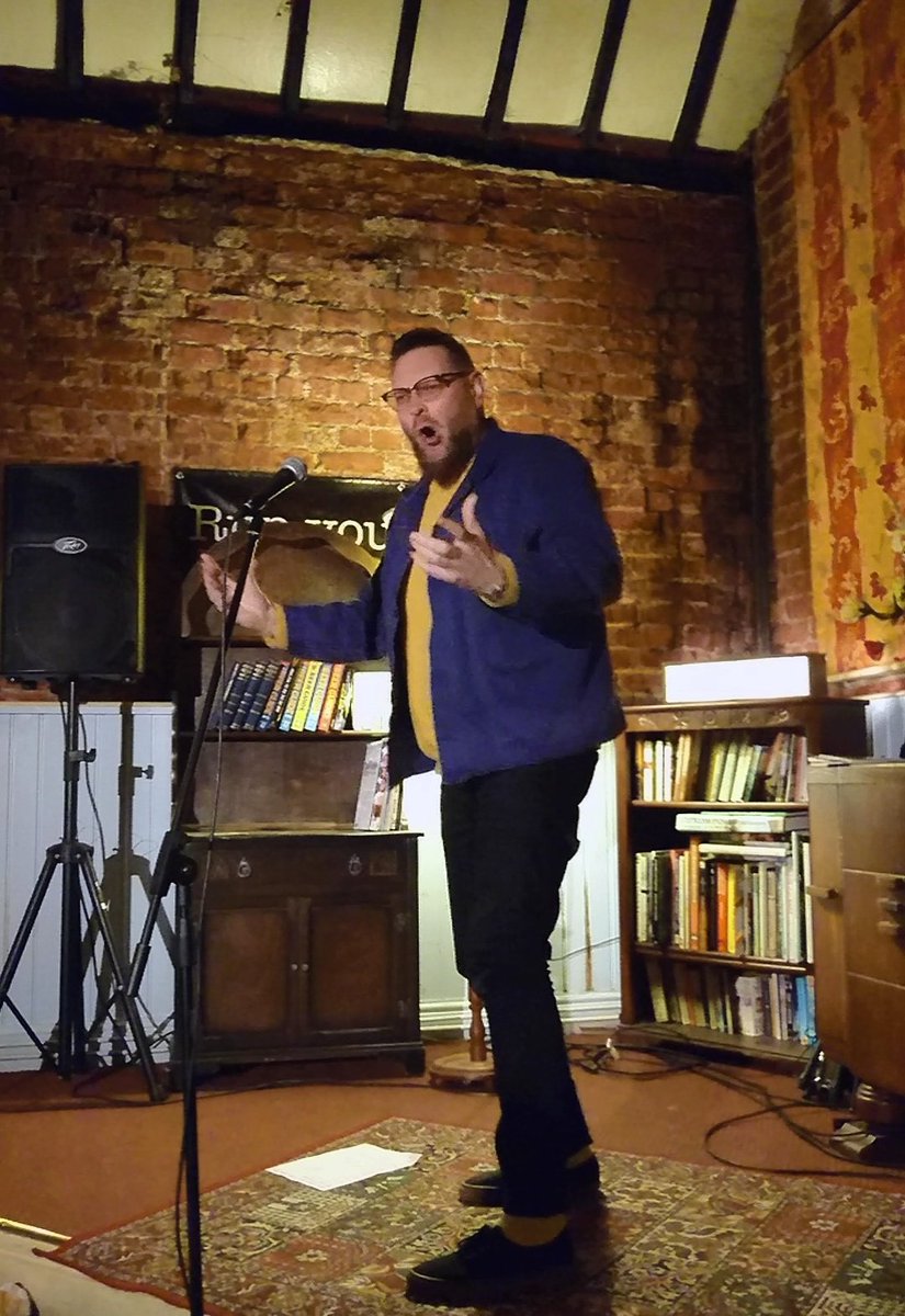 CHUCKthePOET's tweet photo. Live at @RunYourTongue in #Kettering #thethreecocks on behalf of #ctrlaltfestdelete @FestCtrl #poetry #northamptonshire #poems https://t.co/tdT5ywYH4f