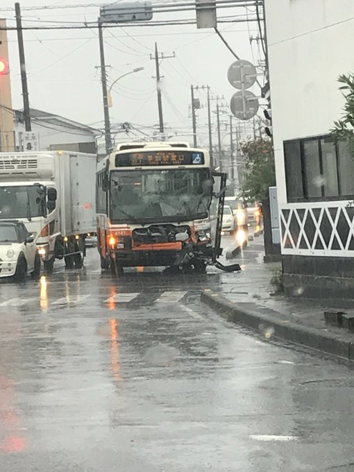 事故 小山 市バス 交通事故の関連情報