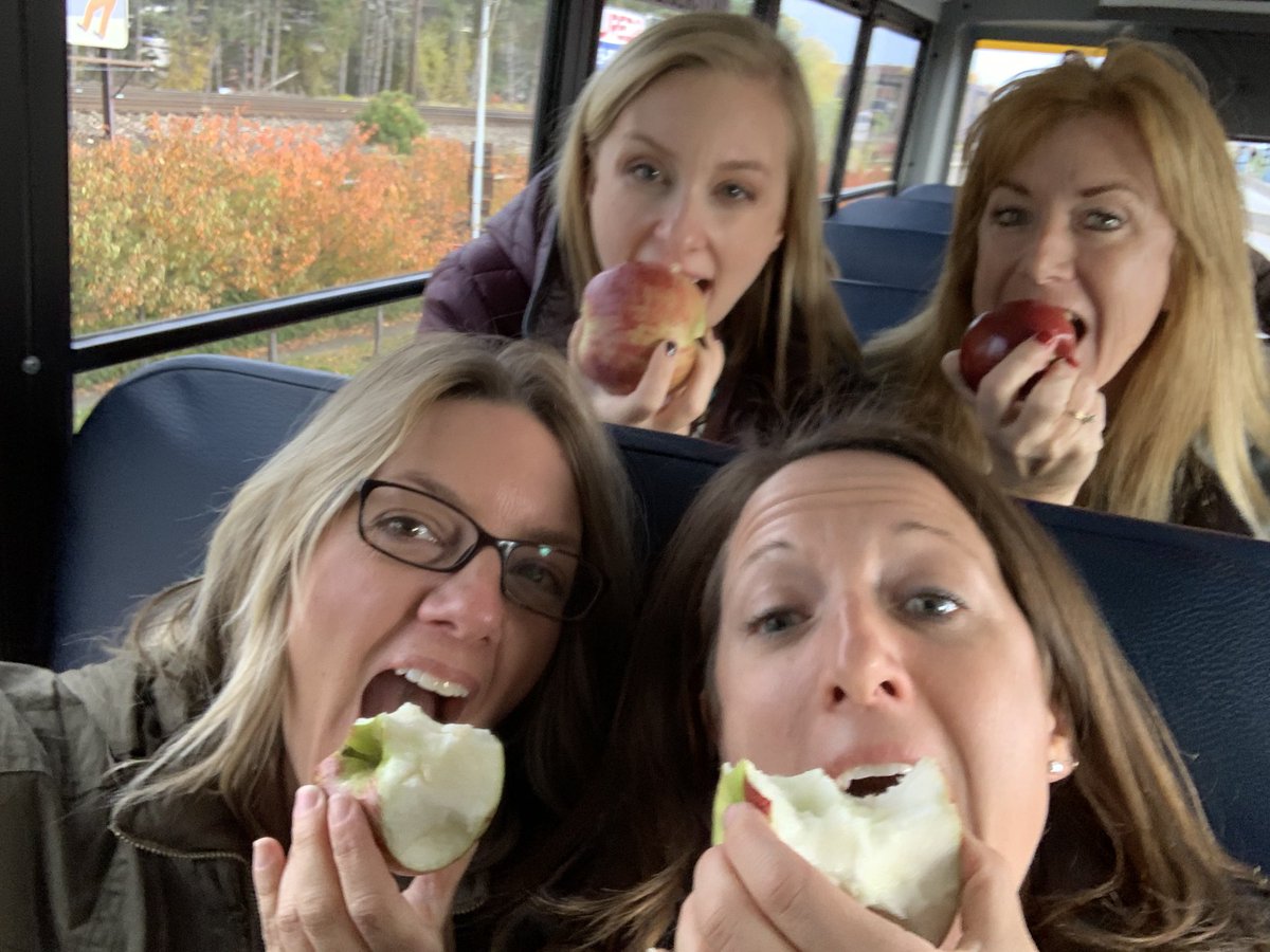 J_L_Melos's tweet photo. Hilton is getting ready for our #BigAppleCrunch !!! Teachers & students love our NY apples from the Rochester Public Market. #HowBigIsYourBite #FarmOnBite @HiltonCSD @amurrer3 @LauraMMayer https://t.co/UnAk6ORoI4