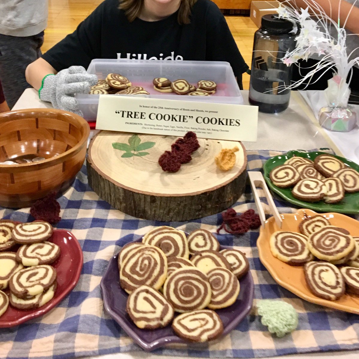 BRRootsShoots's tweet photo. Celeb Chef’s a wrap. More than $4000 raised in less than two hours, for young people in Kenya &amp; Tanzania to continue their educational dreams. Thanks to all who came out &amp; made it such a fabulous evening. Couldn’t have happened without you. @BRRSDHillside @RootsandShoots https://t.co/TCoDZGgXd2
