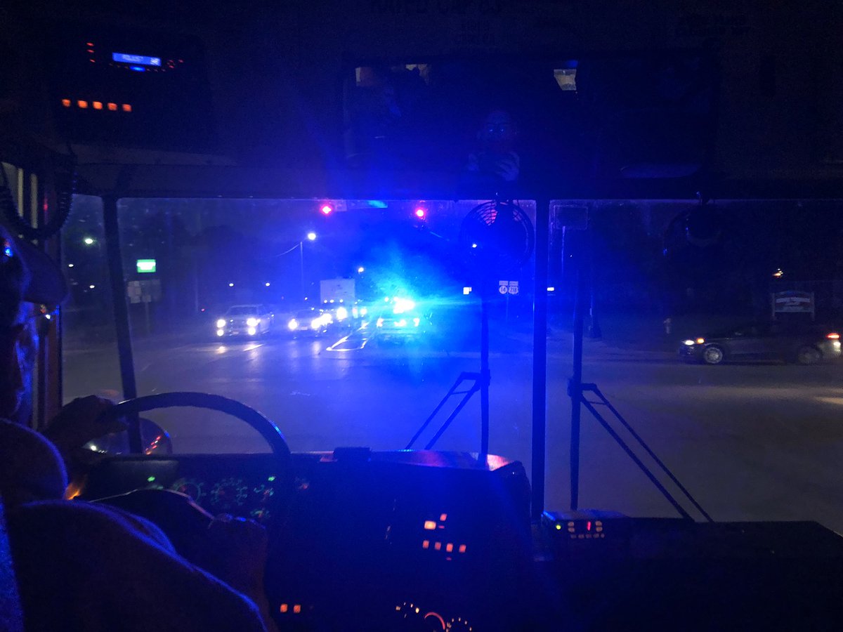 CometXC's tweet photo. We never take this scene (a caravan through town celebrating a state appearance) for granted. Both girls and boys ran well tonight! Girls will run at state next Saturday! https://t.co/y5K5QRctr6