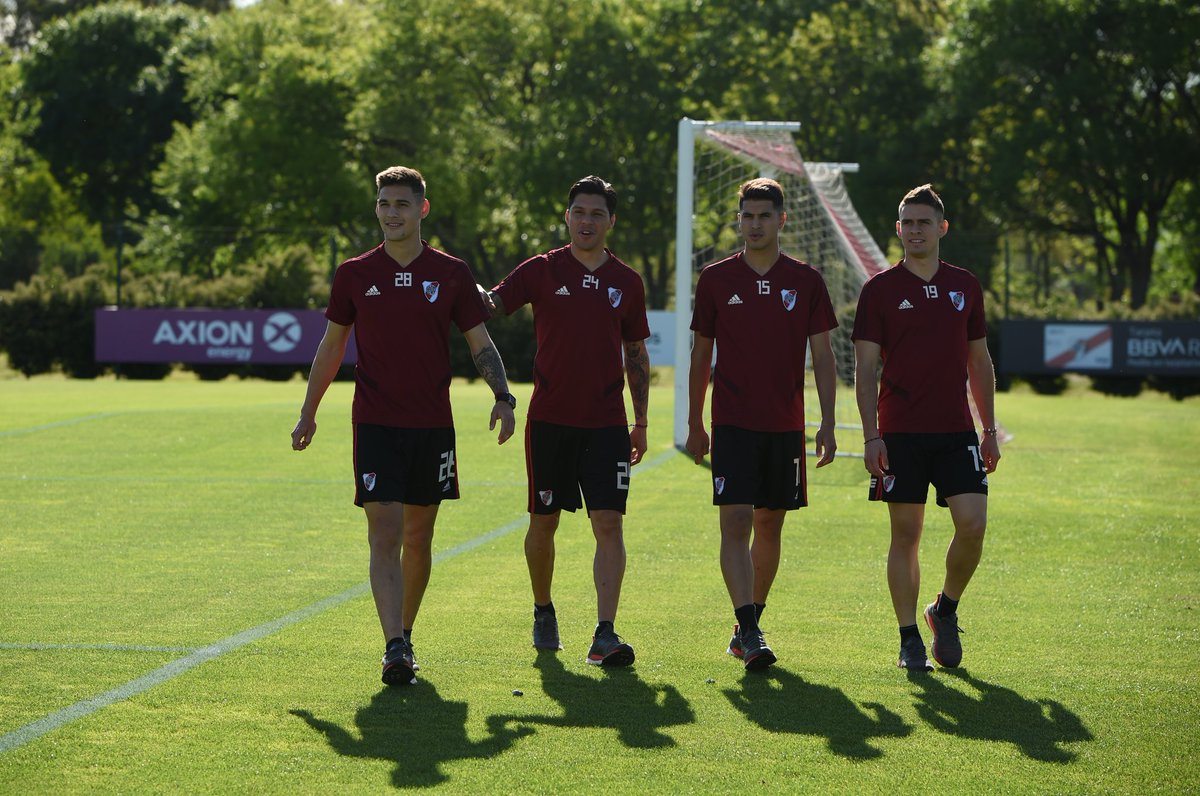 RiverPlate's tweet image. Conozco un grupo de personas que resuelven todo tipo de problemas 🕵🏼‍♂️