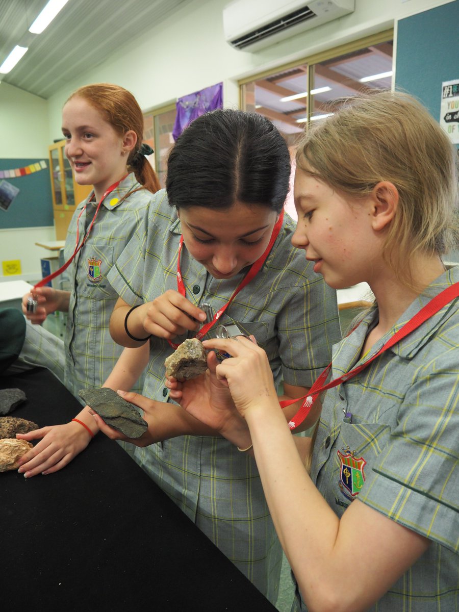 EarthScienceWA's tweet photo. We were thrilled to work with the Year 8 girls at Mercedes College and introduce them to our gorgeous rocks! #wasp #eswarocks https://t.co/hlse4aNHgS