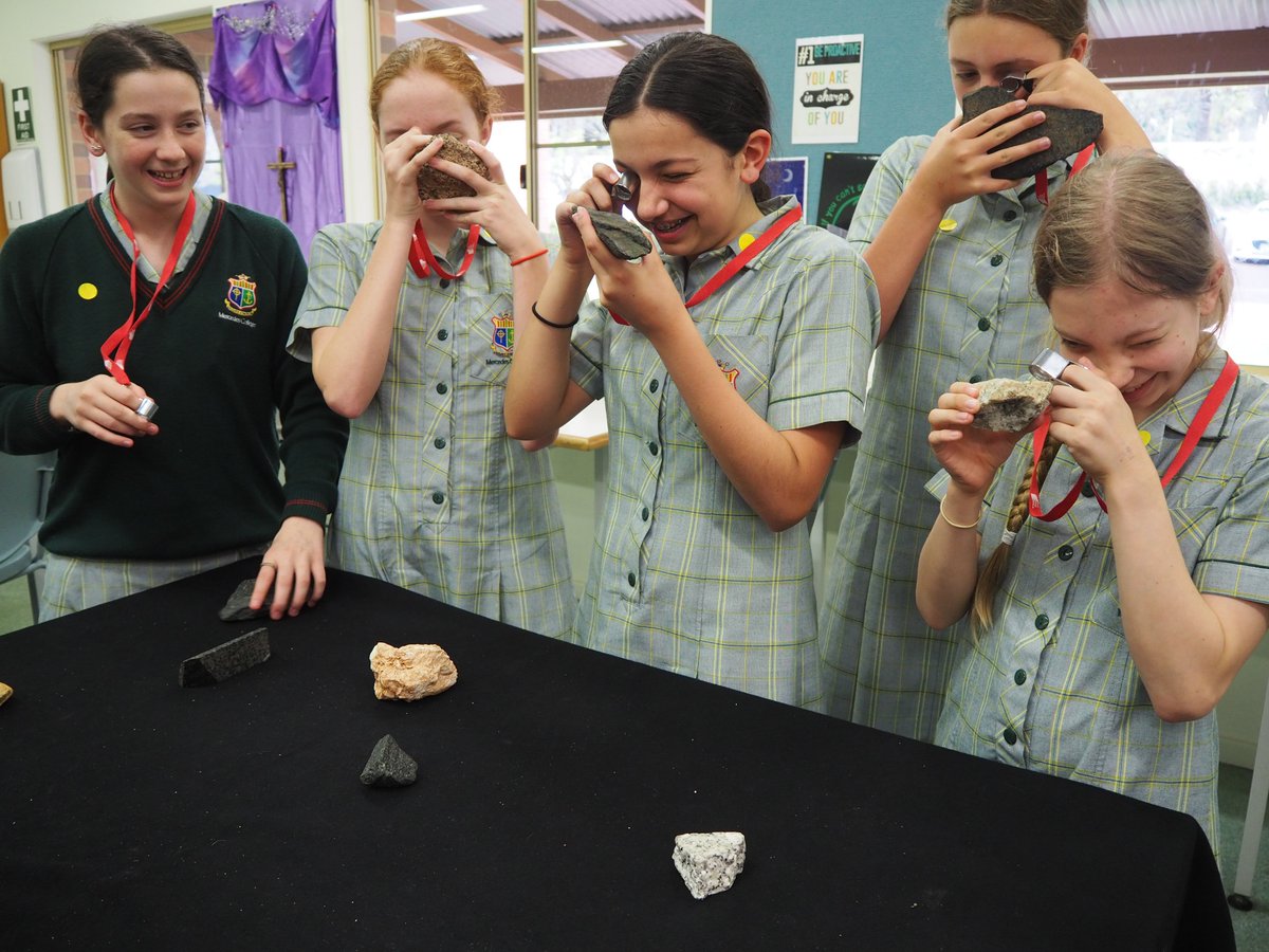 EarthScienceWA's tweet photo. We were thrilled to work with the Year 8 girls at Mercedes College and introduce them to our gorgeous rocks! #wasp #eswarocks https://t.co/hlse4aNHgS