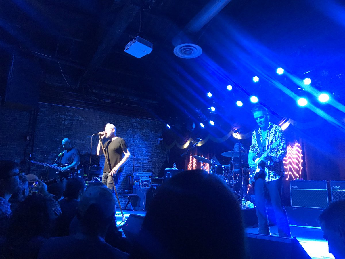 cjc314_'s tweet image. 3 bands that first titillated my eardrums over 25 years ago. 3 bands still rocking the original lineup 25 plus year later. Rock on #live #livetheband  #threeeleven #spindoctors