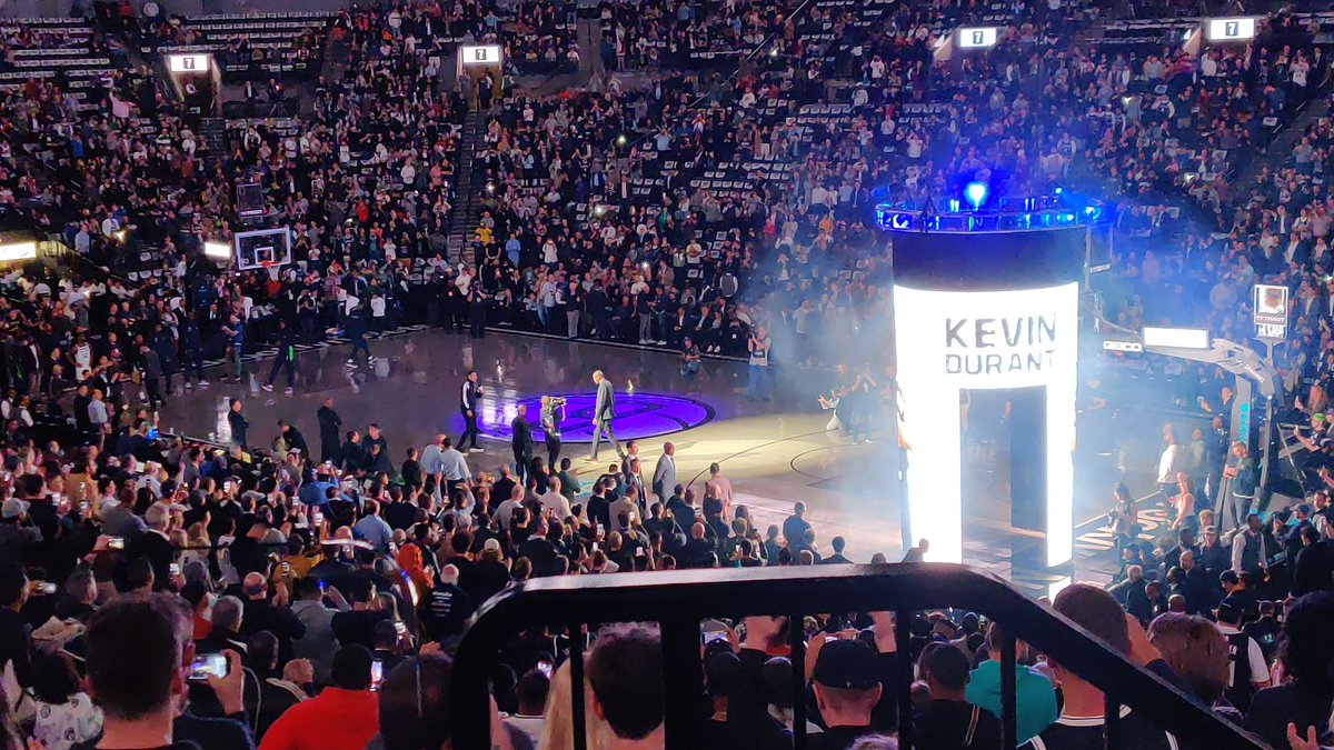 Br00klynWay15's tweet image. Was real dope meeting @FlatbushAndAtl . Look forward to more games and good times. Had to wear his threads to game 1 #letsgoNets #Brooklyn