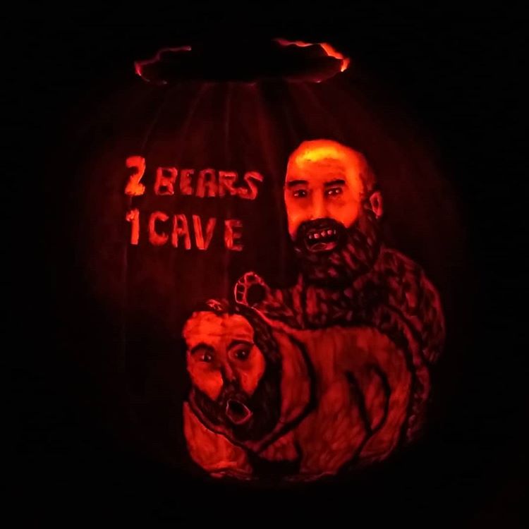 wirelesstaco's tweet photo. Hey  @tomsegura @bertkreischer
 My brother carved this awesome pumpkin! https://t.co/fh4NaOPDpa    #2bears1cave #yourmomshouse https://t.co/KToV5VMZZ8