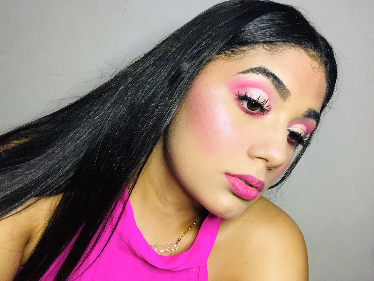 andreacooperc's tweet image. Mes rosa💗