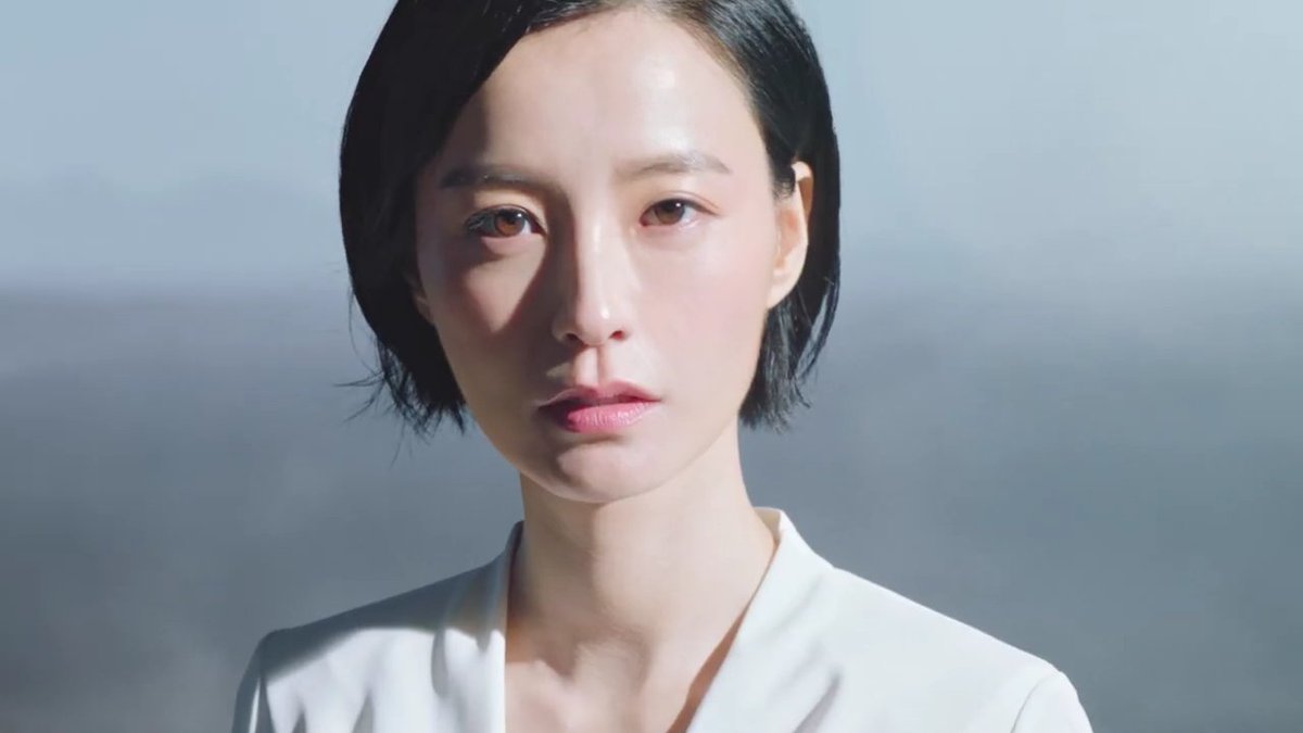 jungyumidaily's tweet photo. [Screencaps] Jung Yumi for Cellapy Oil Toner &amp; Cream 💙💙💙

#정유미 #jungyumi #cellapy #셀라피 https://t.co/iZNV8HP2fv