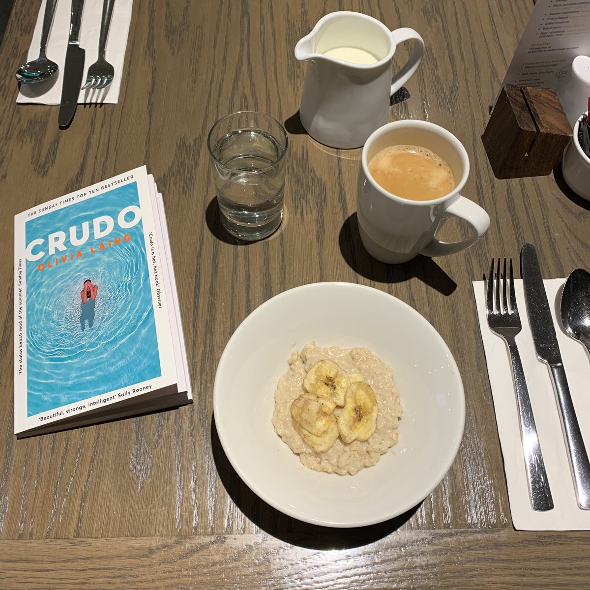 coquigna's tweet photo. «Ten years ago, it was possible to believe that these things happened somewhere else, in a different order of reality from your own. Now, perhaps because of the internet, it was like the blind spot had got very small...» #Crudo @picadorbooks https://t.co/qKgZyNbb26 https://t.co/dpueRxvQNx