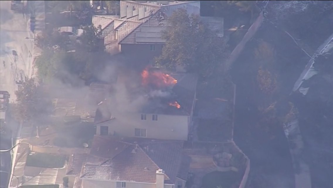Broadcast_Bev's tweet photo. New at 11: A man whose home was gutted by fire during #RedFlagConditions today maintains an attitude of gratitude! @NBCLA @LACOFD #Castaic https://t.co/BbaDQvCKft