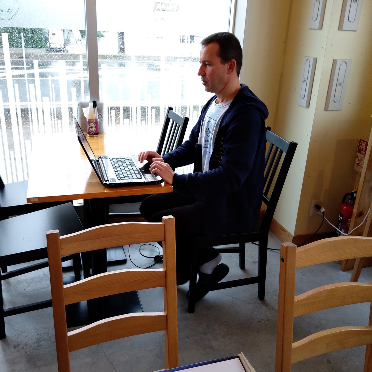 EBINA BEER tweet media