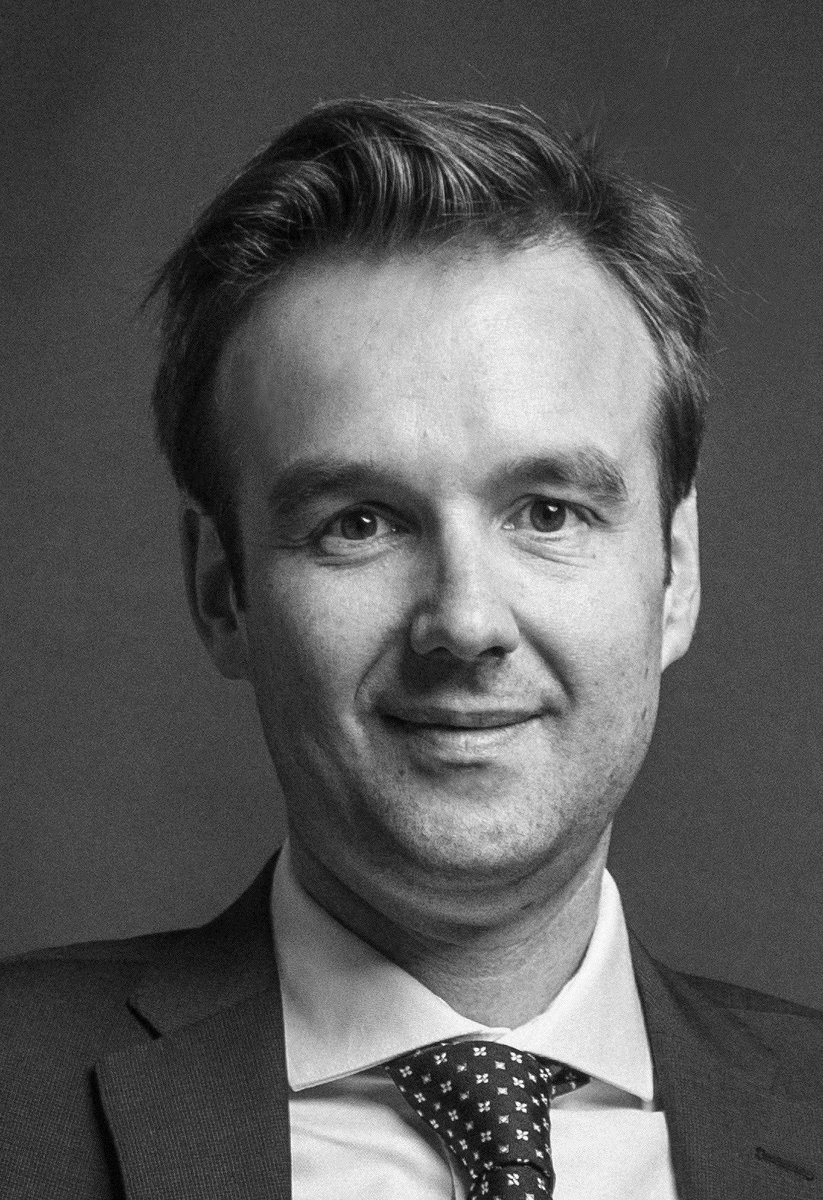 L’équipe Cinéma &amp; Audiovisuel (contrat/contentieux) de #Ox est distinguée parmi les meilleures par les classements <a href="/Leaders_league/">Leaders League</a> <a href="/MagDecideurs/">Décideurs Magazine</a> .
Bravo à <a href="/jaittouares/">Jean Aittouares</a> , à Yann Personnic et aux autres membres de l’équipe pour cette distinction.