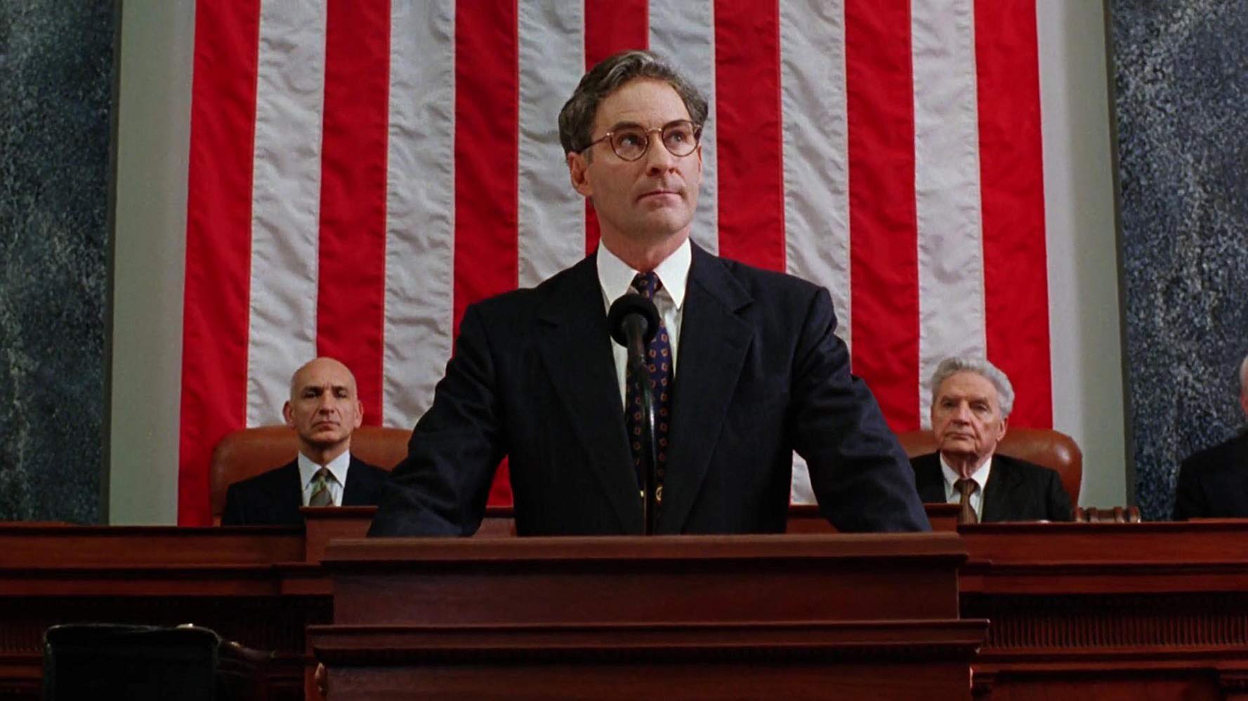 Happy birthday Kevin Kline, just perfect to play a character à la Capra in Dave. 