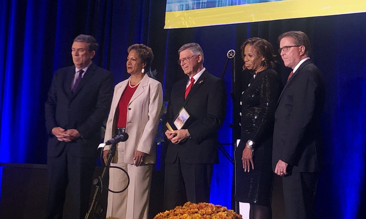 LAUSDSup's tweet photo. More than four decades of dedication and commitment to the children and families of this community being recognized tonight. Congratulations to lifelong educator and friend to all @Larry_Feldman, winner of this year's @GreatCitySchls Green-Garner award. #CGCS19 https://t.co/CgJRyIlFvq