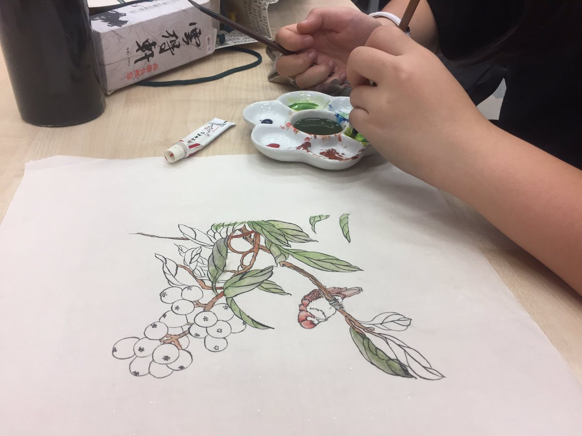 Chinese painting is one of the oldest continuous artistic traditions in the world. Glad to see my CCA students still passionate in painting Chinese art. #cca_his #his_learning