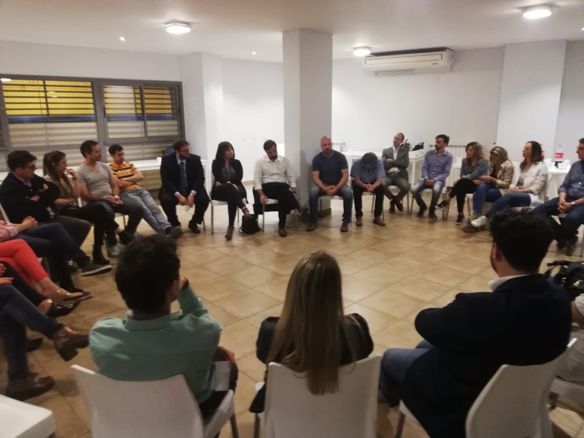 JuntosForo's tweet photo. Ya estamos preparando nuestra plataforma de propuestas para la próxima elección del Colegio de Abogados de Rosario del próximo 6 de diciembre. Vamos Juntos por el Foro! https://t.co/1fXxCHNGFj