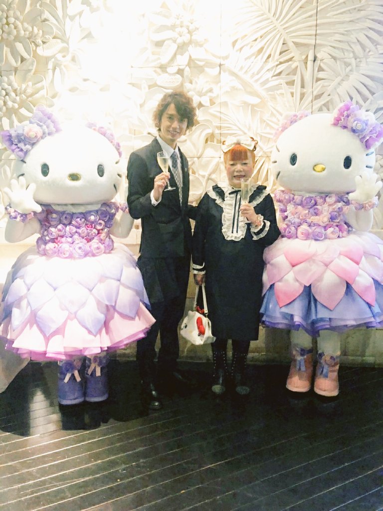 ichigo__min's tweet photo. 昨日はいつもお世話になっていますハローキティデザイナー・山口裕子さんのバースデーパーティに行ってきました！
イチゴマン企画・担当編集として、この日の為に用意した新誡しゃくあさん書き下ろしの超山口裕子のイラストをプレゼントしてきました！
お誕生日おめでとうございます！ https://t.co/APtmAn4OZ6