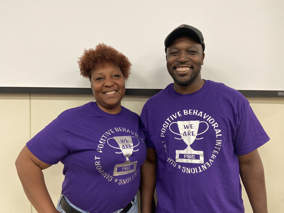 PBISArlington's tweet photo. Check out @Barnett_JHS rocking their school spirit at #PBIS Team training today! We LOVE this message! #supportnotreport #pbischat https://t.co/oqMr1ZcOPK