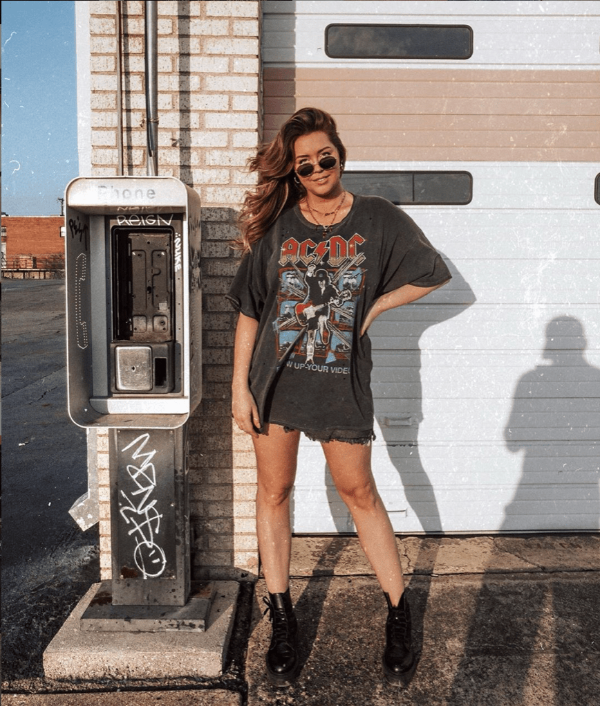 VICTORIA 🖤 LACE tweet media