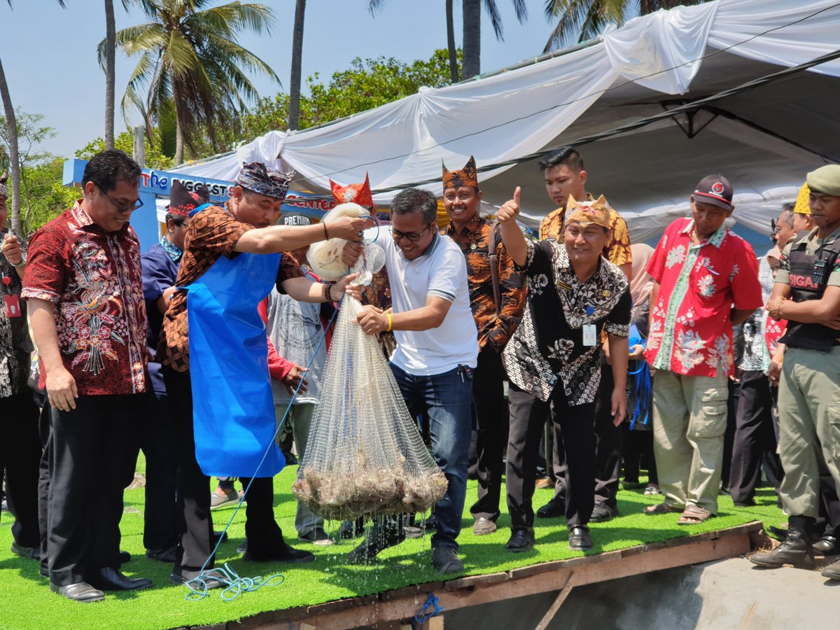 Festival Udang diatas Batu Tahun 2019 di Pantai Ria Bomo Desa Bomo Kecamatan Blimbingsari, dihadiri oleh Bapak Wakil Bupati Yusuf Widiatmoko

<a href="/BanyuwangiKab/">Kabupaten Banyuwangi</a>
