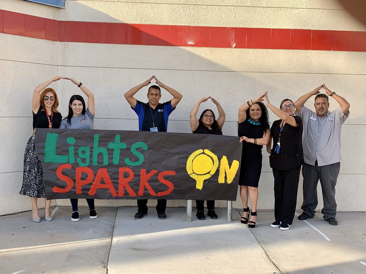MorenoAztecs's tweet photo. Celebrating the 20th annual Lights On Afterschool. Launched in October 2000, Lights On Afterschool is the only nationwide event celebrating afterschool programs and their important role in the lives of children, families and communities. #MorenoAztecs #AztecPride #WMSPARKS https://t.co/r0k2G6GSvv