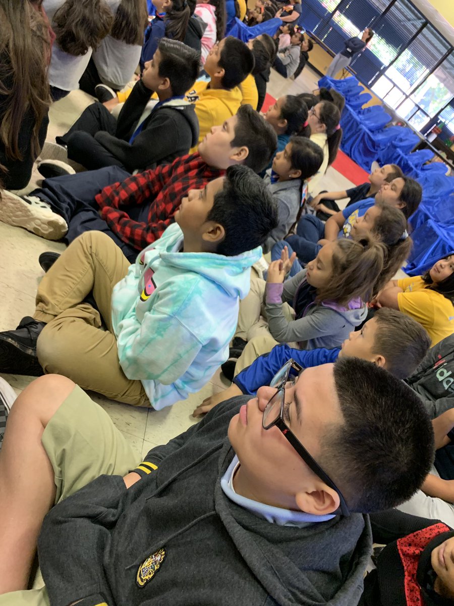 Mrivas7Rivas's tweet photo. We continue our celebration in honoring the scholars who exemplify the Virtue of RESPECT! #EAFK @emec44 @JoyTeed @LewWatson2 @Mireya_0512 @HISDEastArea @NLPerez3 @Ponce_East @SanchezEagleWRS @SanchezES_HISD @SNGonzalez7 https://t.co/jsCGFEvoOW