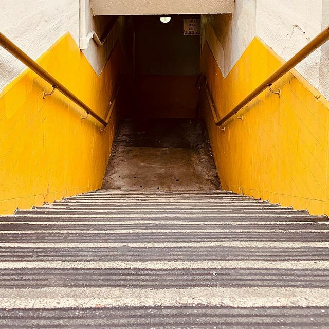 CINQMARS's tweet photo. #cinqmars #streetphotography #sfo #stairs #orange https://t.co/rhWofv7ILf