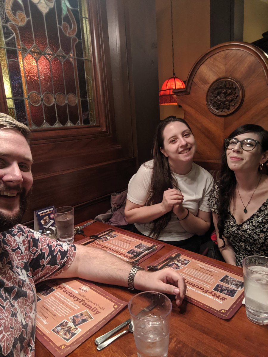 BenjaminEdsel's tweet photo. Out with the fam for a special lady's birthday! (@NicoleIngles 🥳)
Ft. @bradpittishot
#MyFactoryFamily https://t.co/UU2Twf7iQo