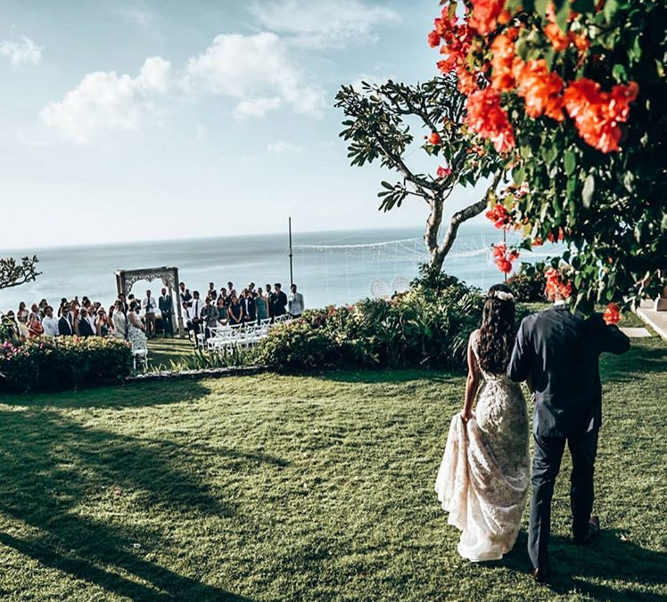 Songlu20's tweet photo. #weddingdress #bride #weddingparty #wedding #weddingdresses #weddinggown #brides #instabride #instalook #weddingblog #weddinggown #bridalgown #bridalinspo #love #weddingideas #marriage #iloveyou #weddingday #weddingphotography #weddingphotographer #fashionbride #peakdress https://t.co/Zq3Ec4iuyy