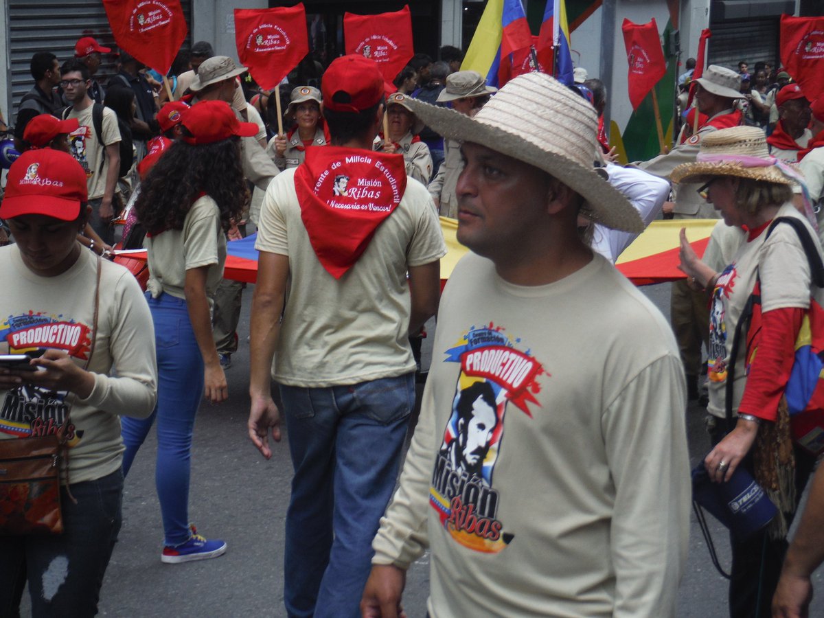 FACSTT's tweet photo. Gran Marcha de nuestro Pueblo Heroico contra las Políticas Neoliberales del FMI !Socialismo o Barbarie! #VenezuelaSolidaria @NicolasMaduro @dcabellor @PartidoPSUV @DrodriguezVen https://t.co/EdgELG1D4O