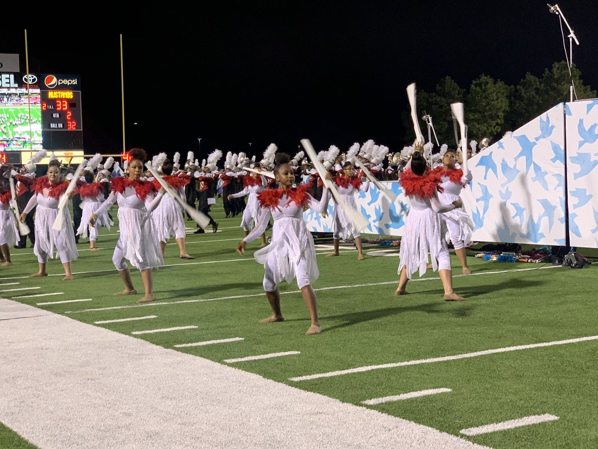 NSSH_Mustangs's tweet photo. Halftime with the North Shore Senior High Band. S/O to all the directors and band members for an Amazing performance.  
#wearehalftime #halftimeisOURtime https://t.co/HQ4BFZbytJ