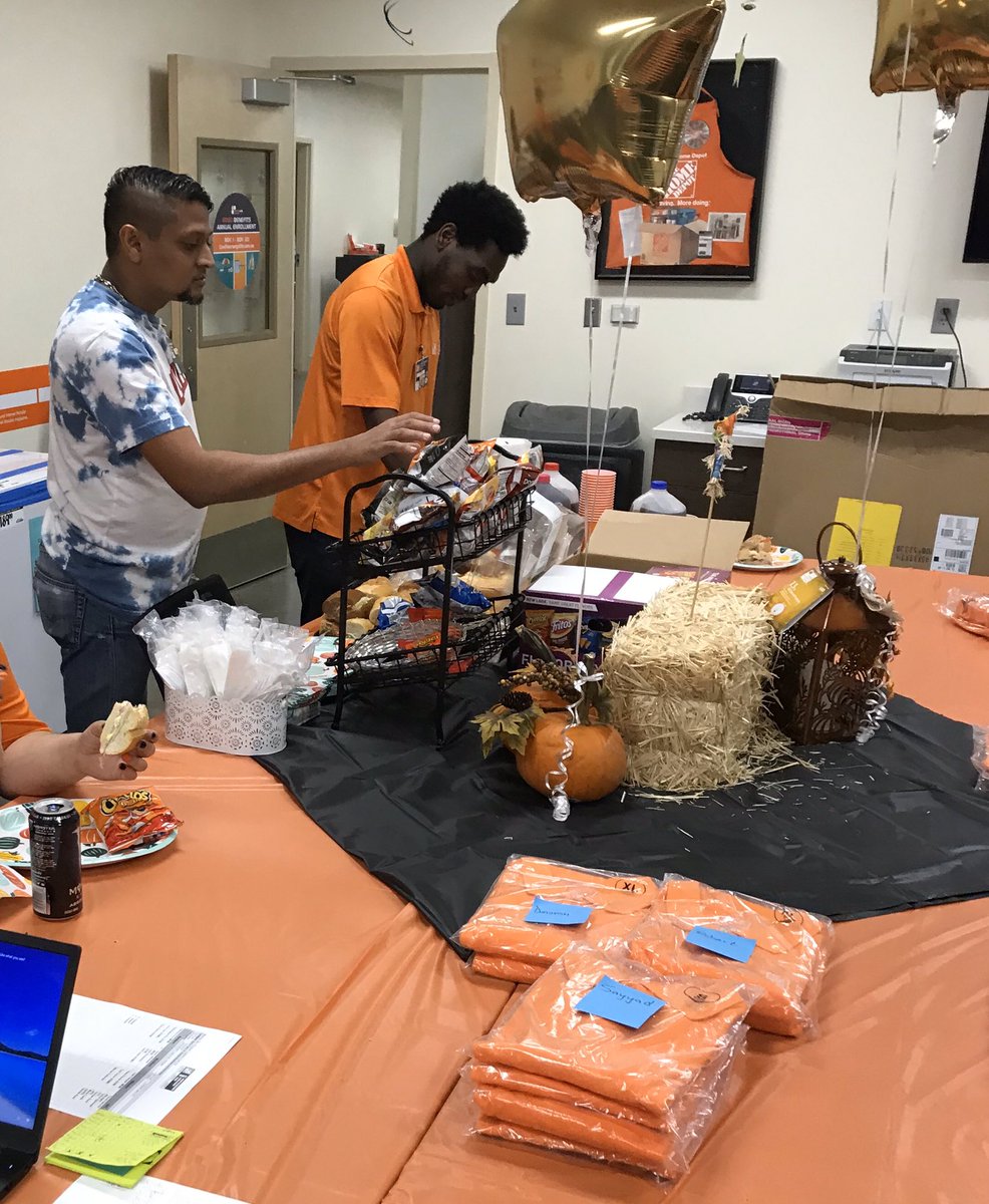 David Jablonski (@mem_d331north) on Twitter photo MET-Store Partnership week at Lady Lake-8447! Thank you SM Dante and the entire store team for your ongoing partnership and the great eats - & it happened to be MET shirt replacement day, too. <a href="/KTedderMET/">Kari Tedder</a> <a href="/HartleyDouglas/">Doug Hartley</a> <a href="/dglasso/">Dante Glasso</a> MET-Store Partnership week at Lady Lake-8447! Thank you SM Dante and the entire store team for your ongoing partnership and the great eats - & it happened to be MET shirt replacement day, too. <a href="/KTedderMET/">Kari Tedder</a> <a href="/HartleyDouglas/">Doug Hartley</a> <a href="/dglasso/">Dante Glasso</a>